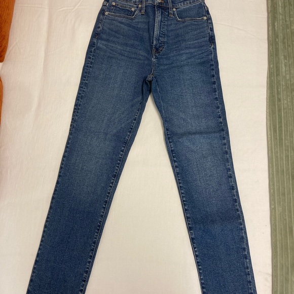 Madewell The Perfect Vintage Jean in Manford Wash - Picture 6 of 7
